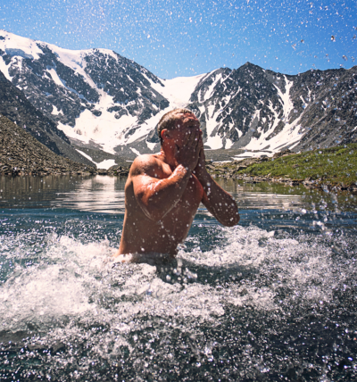6 Gründe, warum du auch mal ins kalte Wasser „springen“ solltest